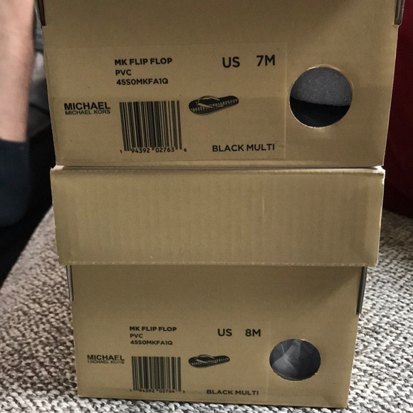 BRAND NEW MICHAEL KORS BLACK MULTI FLIP FLOPS. - Picture 5 of 8